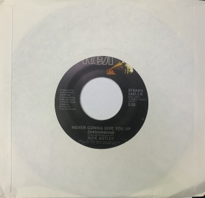 LP Rick Astley - Never Gonna Give You Up VINYL COMPACTO 7 POLEGADAS